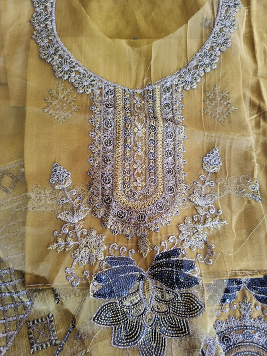 3Pc Lawn Medina Art  Embroiderd with Chiffon Dupatta